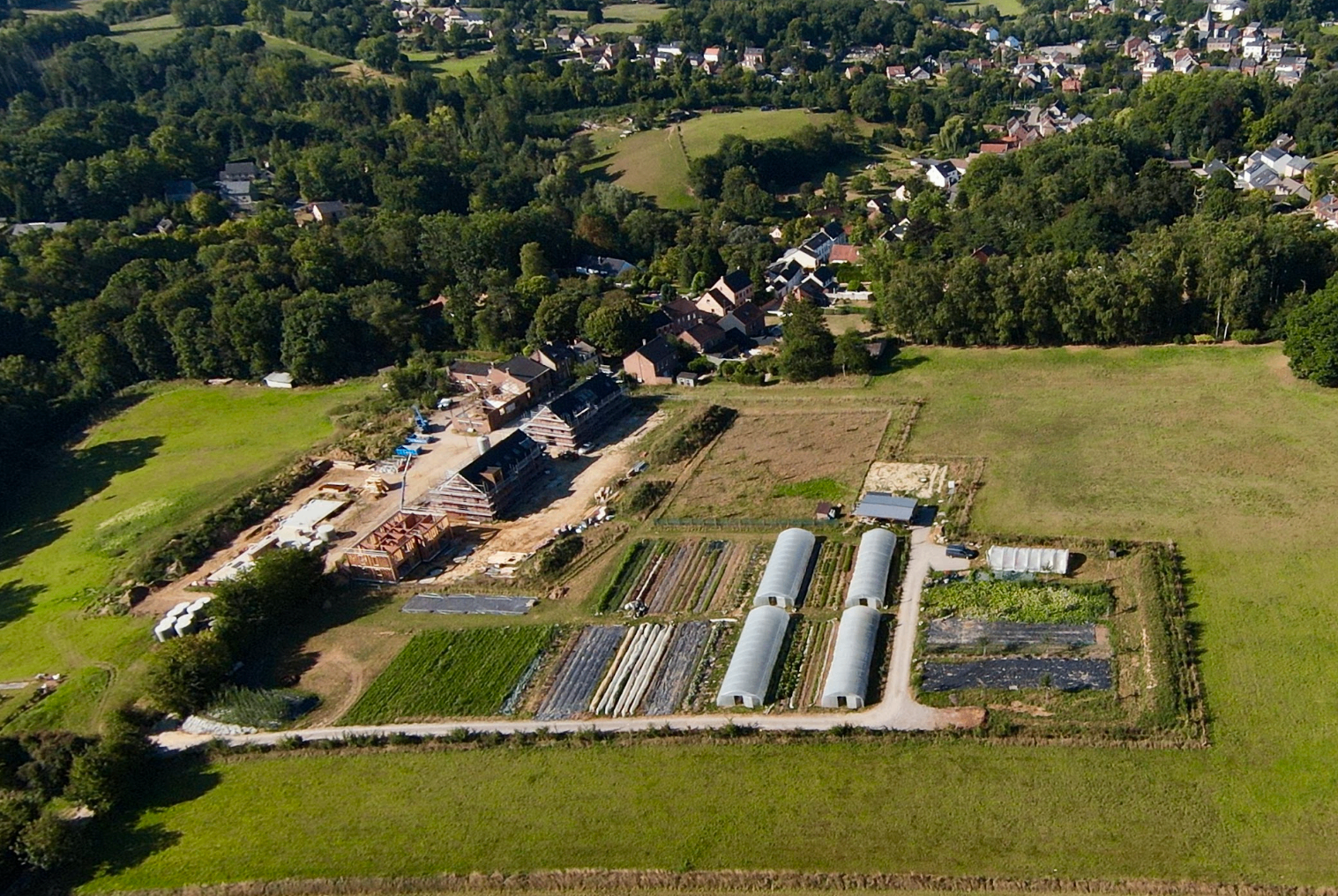 Vue aérienne de la micro-ferme du Navet qui Ry